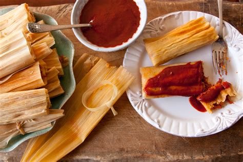 In food processor blend 2 1/2 cups corn, 1 cup cheese, baking powder, black pepper and 1 1/4 teaspoon salt until coarse puree forms. Make Your Own Red Chile and Pork Tamales (With images ...