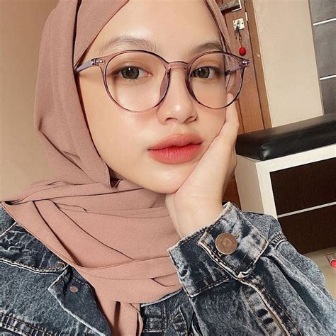 Instagram Di 2020 Model Pakaian Gaya Hijab Gadis Cantik