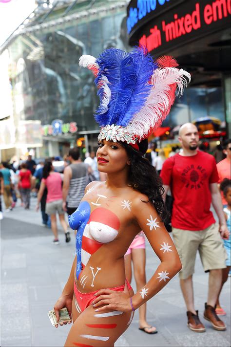 Topless Bodypainted On Times Square Photo 4 53 X3vid