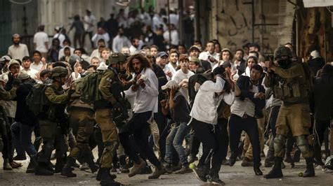 Hebron Thousands Of Marching Israeli Settlers Leave Trail Of