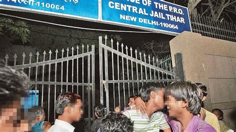 Criminals Turn Tihar Jail Into Den For A Life Of Luxury Mail Today News