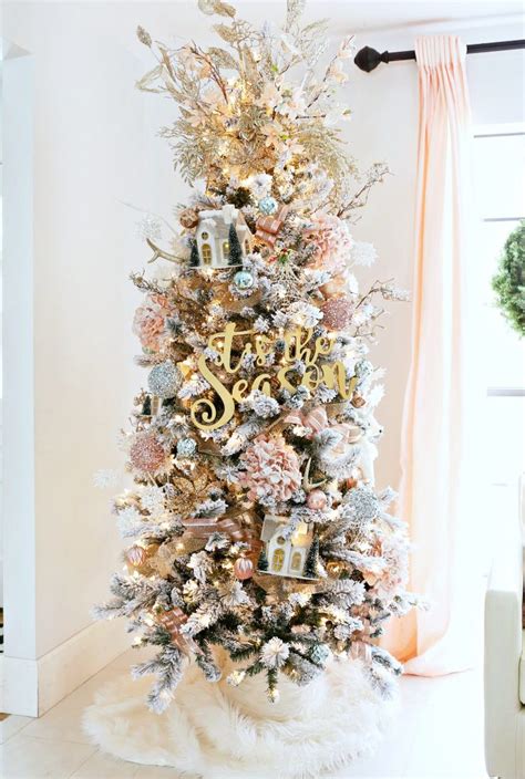 30 Fabulous Christmas Tree Decorating Ideas That Are Totally Heartwarming