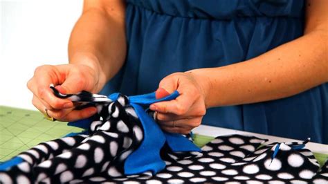 How To Tie A No Sew Fleece Blanket Together With Knots Howcast