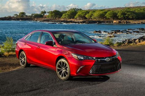 2016 Toyota Camry Le Tire Size