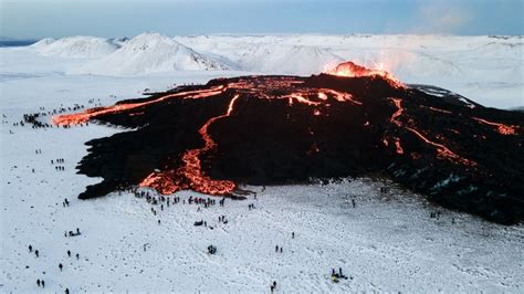 Unbelievable Photos Of Icelands Fagradalsfjall Volcano Erupting