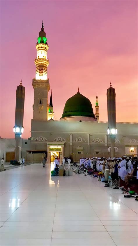 Pin By Alsaba Khan On Madinah Beautiful Mosques Medina Mosque