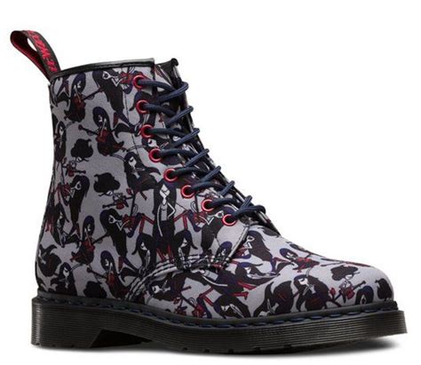 dr martens womens adventure time marceline 8 eyelet castel textile boots amazon de schuhe