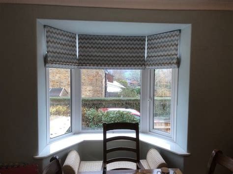 Your bay window blind needs to fit perfectly, depending on the type of bay window you have, whilst also effortlessly fitting in with the décor and feel of the room. Blinds for Bay Windows en 2020