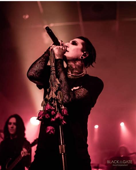 chris motionless on instagram “🥀🥀🥀 photo by blackgatephotography” chris motionless