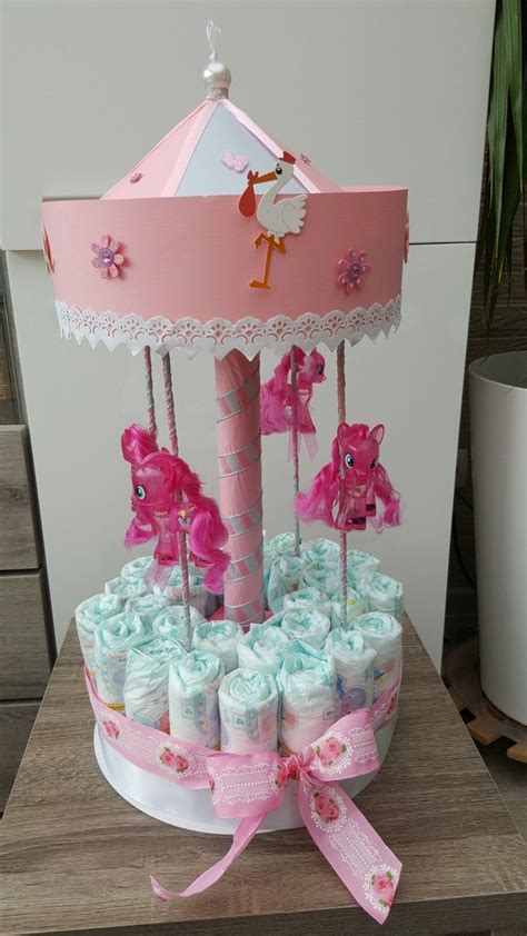 Free printables, sock roses, washcloth lollipops! Diaper cake babyshower | Baby shower diy, Baby shower ...