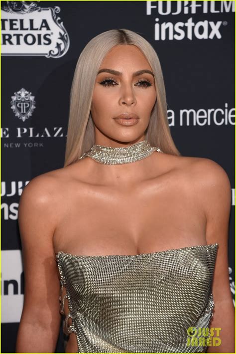 Kim Kardashian And Kendall Jenner Get Glam For Harpers Bazaar Icons Party Photo 3953336