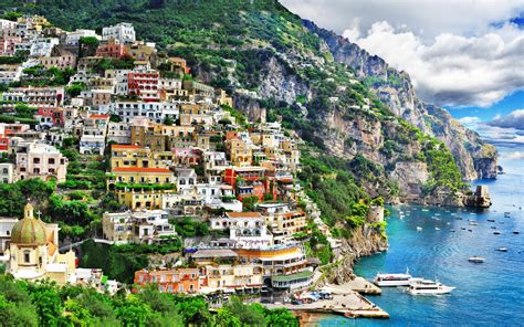 With 305 beach hotels and other accommodation options to pick from in this seaside destination, it's a. Best Restaurants of the Amalfi Coast: Positano, Capri ...