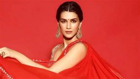 Kriti Sanon Excited To Play Surrogate Mother In Mimi People News Zee News