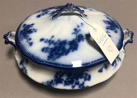 Sold Price Flo Blue Covered Casserole Dish June 5 0120 1000 Am Cdt