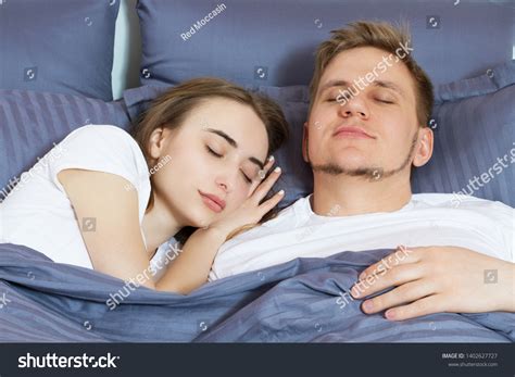 Young Cute Couple Sleeping Together Bed 스톡 사진 1402627727 Shutterstock