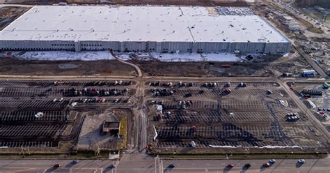 First Look At Amazon Center In North Randall