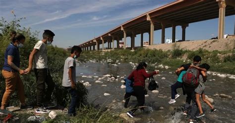 Migrantes Se Lanzan Al Río Bravo Por Desesperación De Llegar A Estados