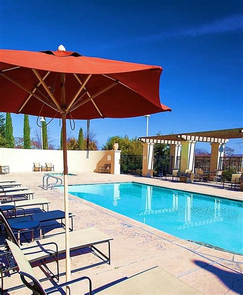 Courtyard By Marriott Paso Robles Pool Pictures And Reviews Tripadvisor
