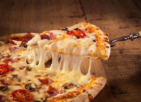 World’s Cheesiest Pizza Contains 111 Types Of Cheeses Teen Vogue