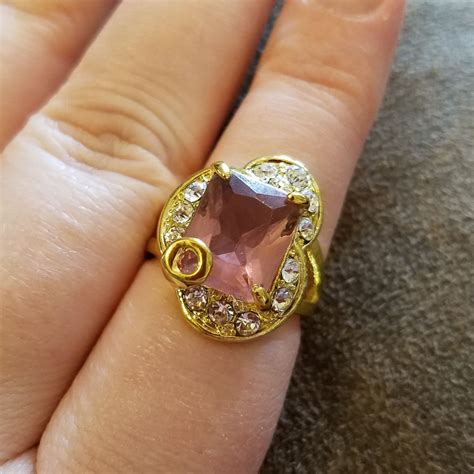 Vintage Mauve Rhinestone Ring Gold Tone Cocktail Ring Size