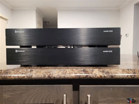 Outlaw Audio Model 2220 One Pair For Sale Us Audio Mart