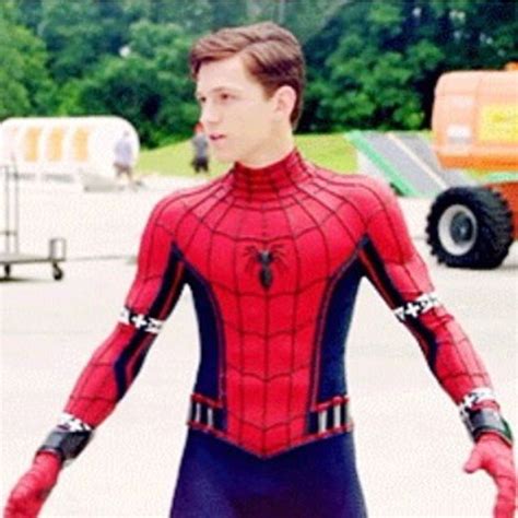 Peep The Updated Spider Man Costume From Spidermanhomecomingmovie