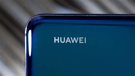 Fcc Bars Huawei Zte From Billions In Federal Subsidies Cnet