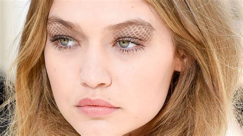 Quilted Eyeshadow Is The New Quilted Handbag According To Chanel Aw16