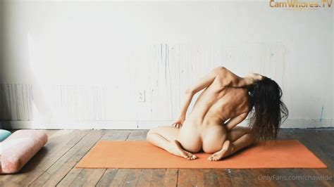 Cha Wilde Naked Yoga Thothub