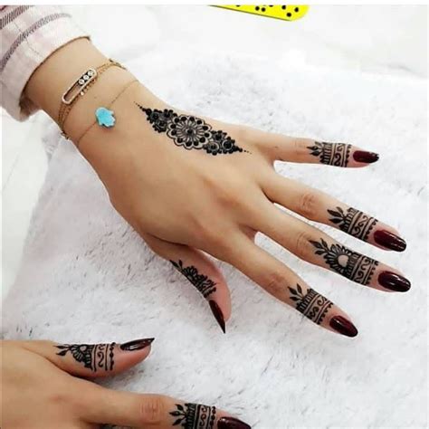 Pin By Hijabi Modstyle On الحناء Latest Mehndi Designs Simple Henna