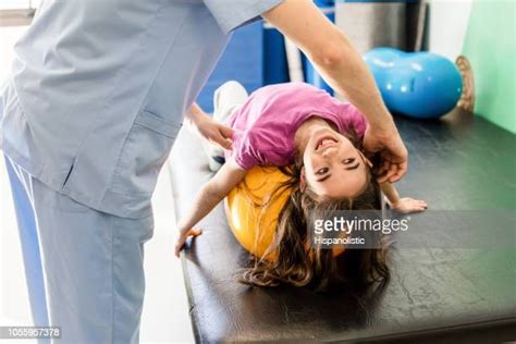 Hospital Physiotherapist Photos Et Images De Collection Getty Images
