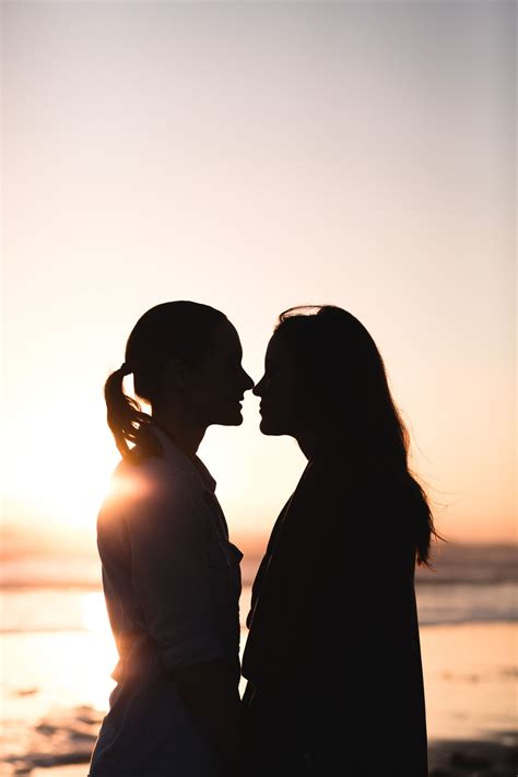 28 beautiful engagement photo ideas lesbian beach wedding lesbian engagement photos lesbian