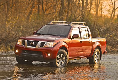 2013 Nissan Frontier Crew Cab Hd Pictures