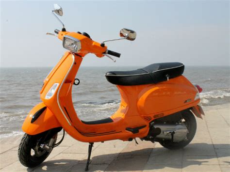 Vespa offers 10 new models in india with most popular bikes being vxl 125, notte and sxl 150. Piaggio To Introduce Fuel Injection To Vespa Range ...