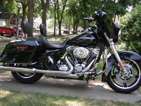 В наличии или срочная доставка 10 дней. 5 Reasons to Buy a Harley-Davidson Street Glide | AxleAddict
