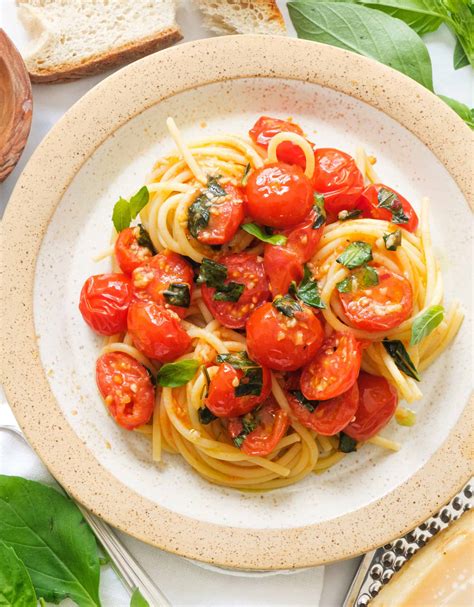 Tomato Basil Pasta Ready In 15 Mins The Clever Meal