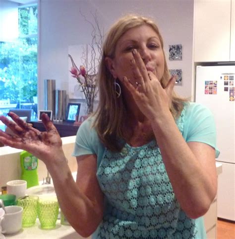 Translation of finger licking good in spanish. fingers 2 | The Official Jennifer Hansen Website