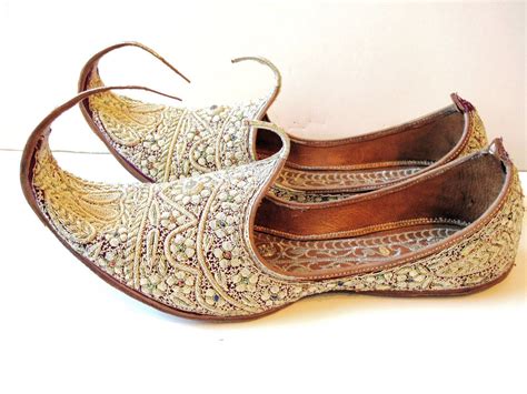 Pakistans Unique Handicrafts Pakistani Khussa A Traditional Footwear