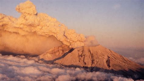 Mount St Helens Never Before Published Photos Capture Eruptions
