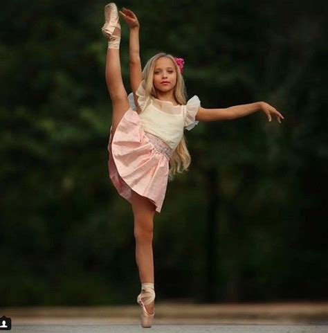 Pin By Beky Silva On Gimnasia In 2020 Dance Moms Season Dance