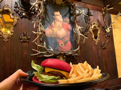 Review Red Rose Taverne Mickey Inspired Cheeseburger Get Your Ears