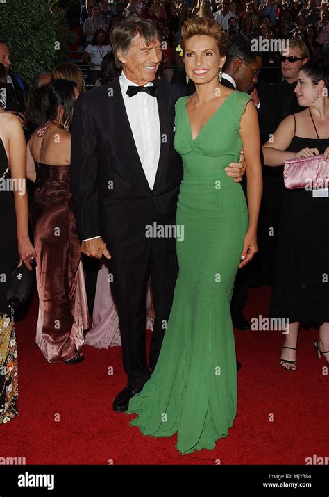 Mariska Hargitay And Dad Arriving At The 56th Emmy Awards At The Shrine Auditorium In Los