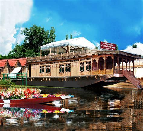 The Houseboats As They Look Srinagar House Boat Hotel