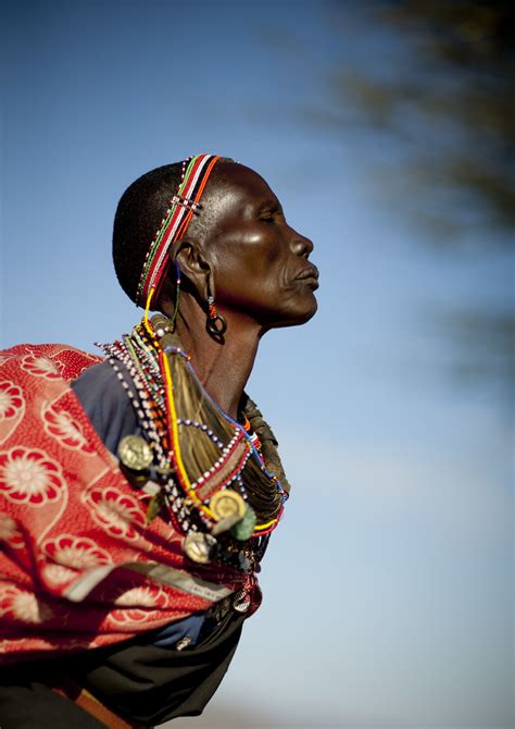 Old Samburu Tribe Woman Kenya The Samburu Dance Is Magni Flickr