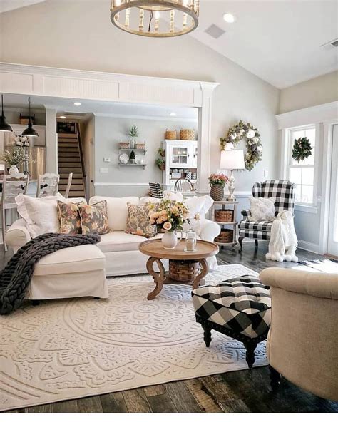 20 Lovely Living Room Design Ideas With French Country