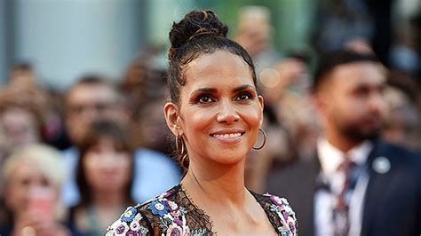 Halle Berry Poses Nude In Sexy New Photos After Taking A Steamy Shower Trendradars Latest