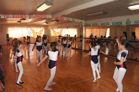 Enseñanza centro establecido para impartir enseñanza, desarrollar investigaciones científicas y otras actividades culturales. Instituto Andersen