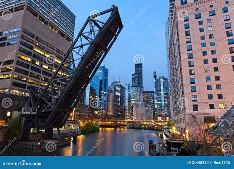 Rivieroever De Van De Binnenstad Van Chicago Stock Foto Image Of