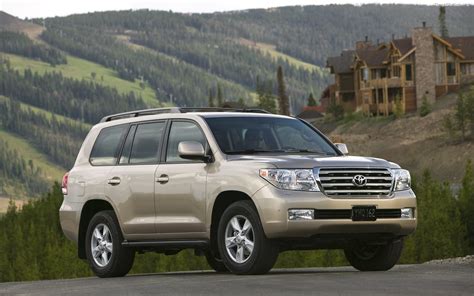 The big toyota land cruiser v8/200 was unveiled in 2007 and it received a facelift in 2011. Toyota Land Cruiser 2011 Widescreen Exotic Car Wallpapers #02 of 56 : Diesel Station