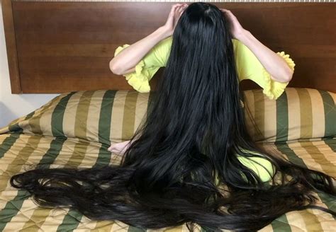 Video Covered In Bed Realrapunzels Long Hair Styles Sexy Long Hair Really Long Hair